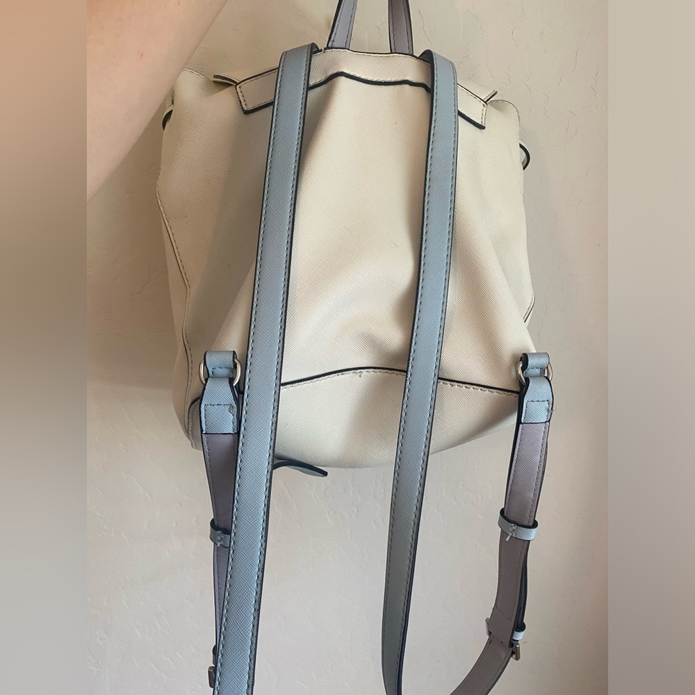 GUESS backpack - Picture 4 of 9